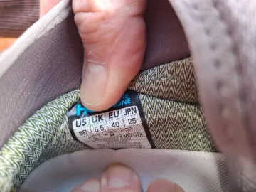 Tweedehands Hoka Speedgoat 6 GTX bike — afbeelding 6 van 8