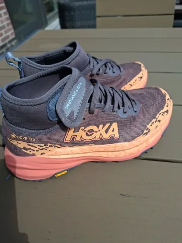 Tweedehands Hoka Speedgoat 6 GTX bike — afbeelding 1 van 8