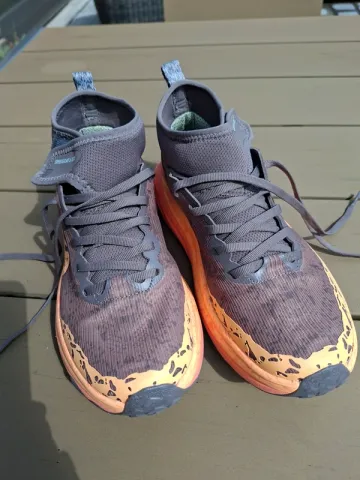 Tweedehands Hoka Speedgoat 6 GTX bike — afbeelding 2 van 8