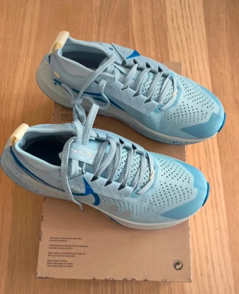 Used Nike ZoomX Zegama Trail 2 bike — image 2 of 5