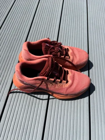 Used Salomon Trailrunning Shoes bike — image 2 of 5