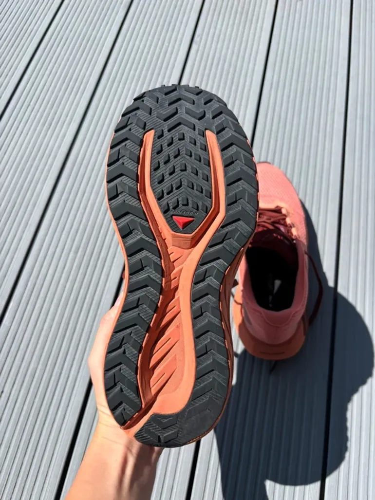 Used Salomon Trailrunning Shoes bike — image 4 of 5