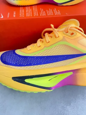 Tweedehands Nike Zoom Fly 6 bike — afbeelding 2 van 11