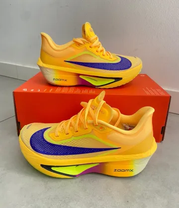 Tweedehands Nike Zoom Fly 6 bike — afbeelding 1 van 11