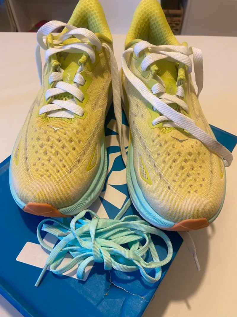 Used Hoka Clifton 9 Running Shoes