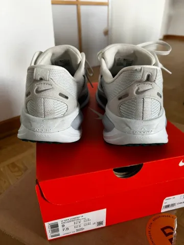 Käytetty Nike Vomero 18 bike — kuva 5 / 5