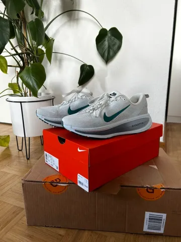 Käytetty Nike Vomero 18 bike — kuva 1 / 5