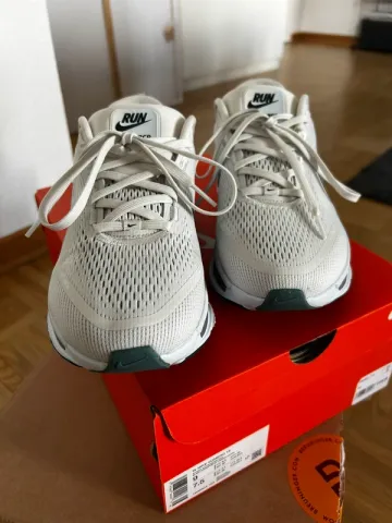 Käytetty Nike Vomero 18 bike — kuva 4 / 5