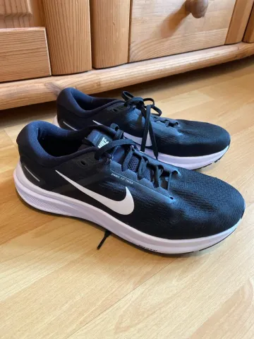 Used Nike Running Shoes bike — image 1 of 8