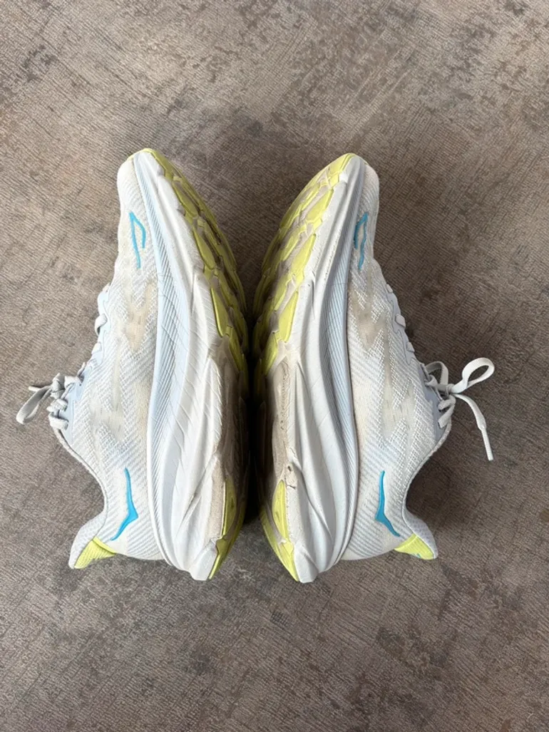 Hoka Clifton 9 bike d'occasion — image 4 sur 6