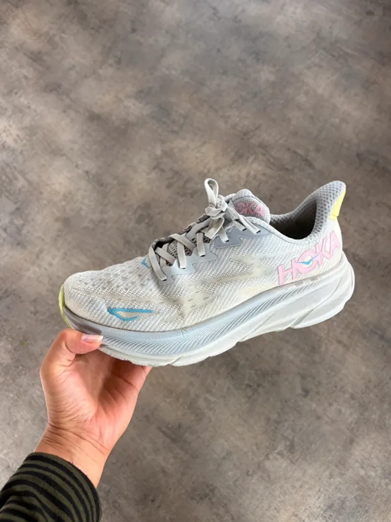 Used Hoka Clifton 9 Running Shoes