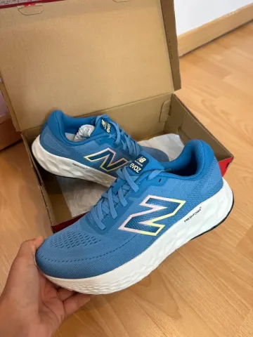 New Balance Fresh Foam bike usato — immagine 1 di 10