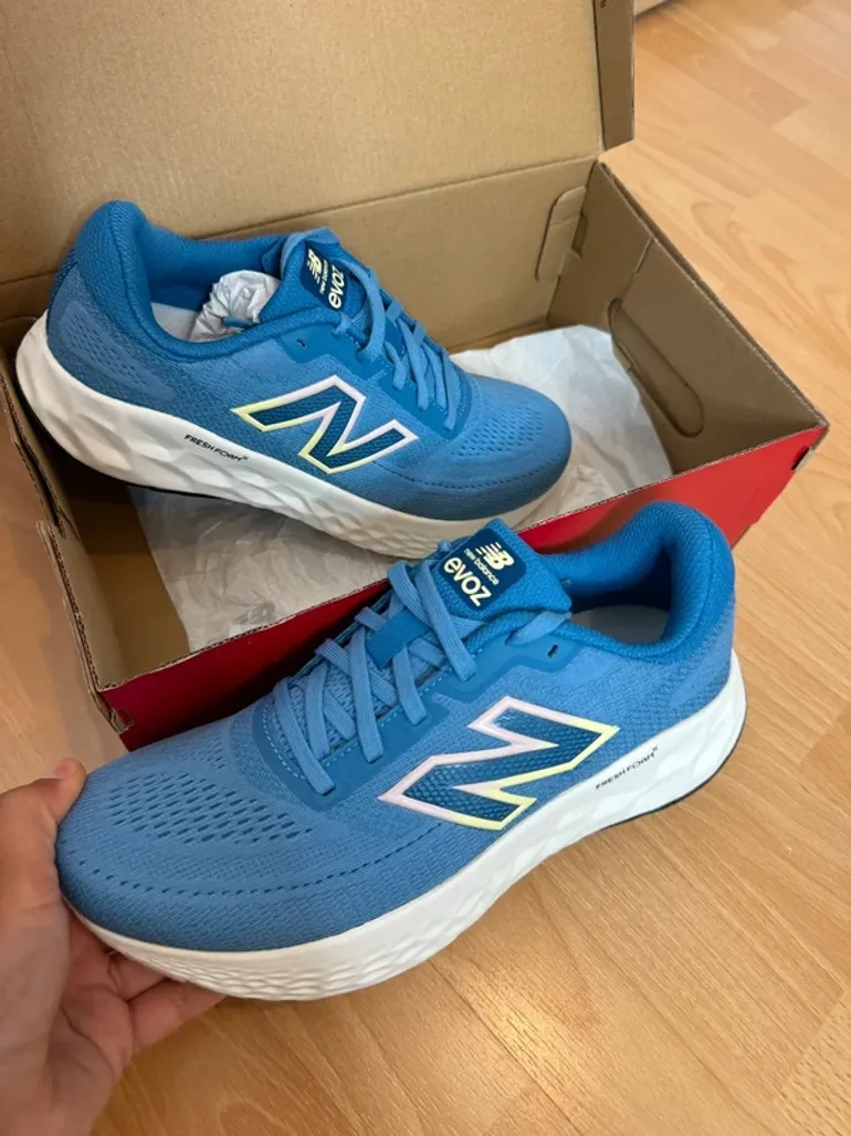 New Balance Fresh Foam bike usato — immagine 4 di 10