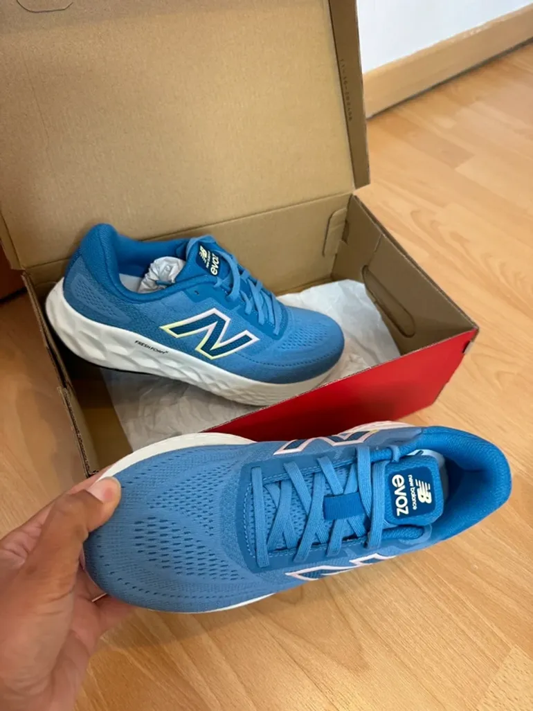 New Balance Fresh Foam bike usato — immagine 3 di 10