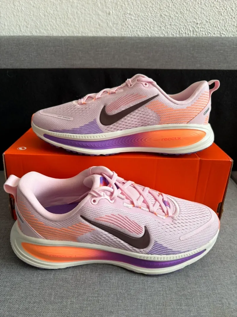 Used Nike Vomero 18 Running Shoes