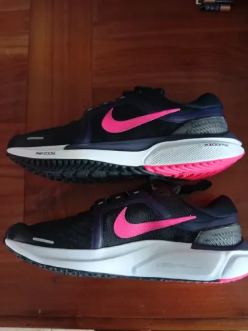 Tweedehands Nike Vomero 16 bike — afbeelding 1 van 7