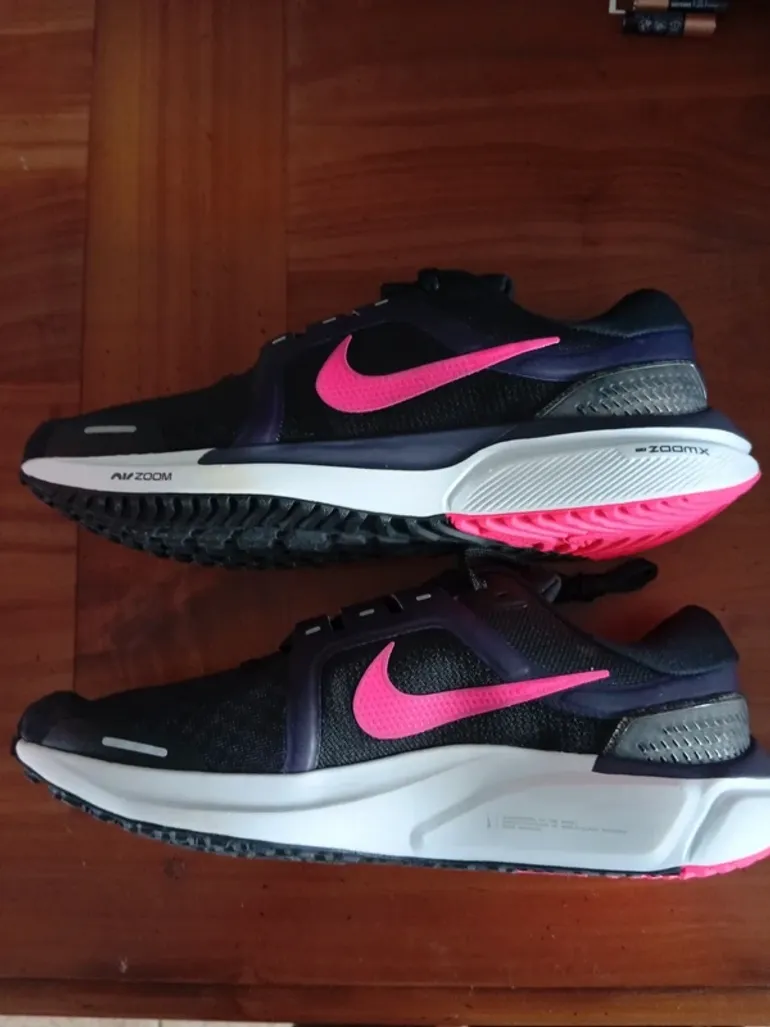 Tweedehands Nike Vomero 16 bike — afbeelding 1 van 7