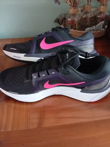 Tweedehands Nike Vomero 16 bike — afbeelding 2 van 7