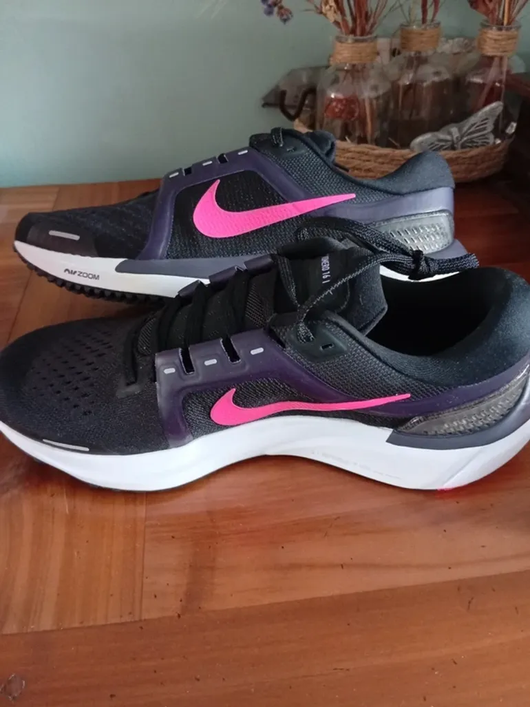 Tweedehands Nike Vomero 16 bike — afbeelding 2 van 7