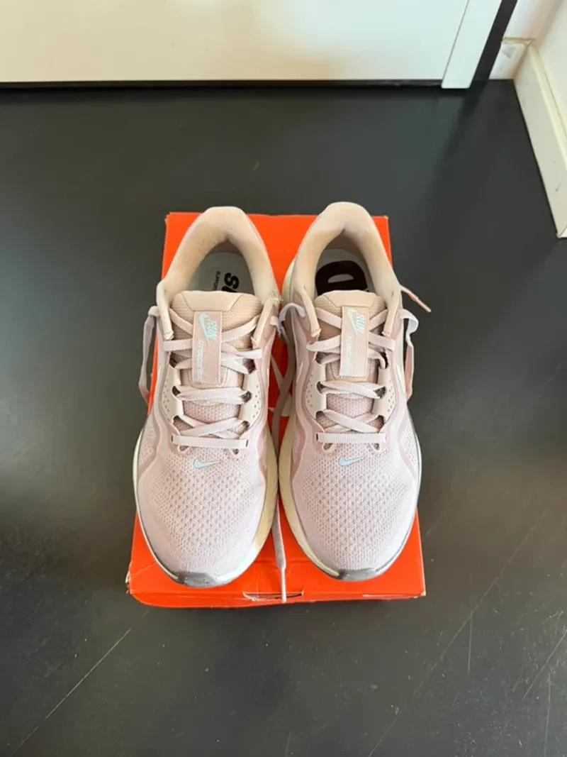 Nike Structure 26 Running Shoes d'occasion