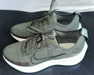 Nike Jogging shoes bike d'occasion — image 1 sur 3