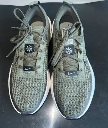 Nike Jogging shoes bike d'occasion — image 2 sur 3