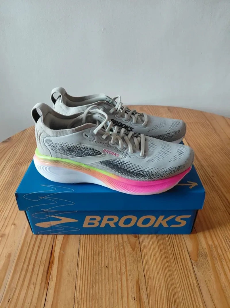 Premium Adrenaline GTS 25 Running Shoes d'occasion
