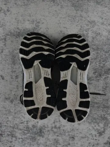 Tweedehands White Gel-Kayano 28 bike — afbeelding 7 van 9