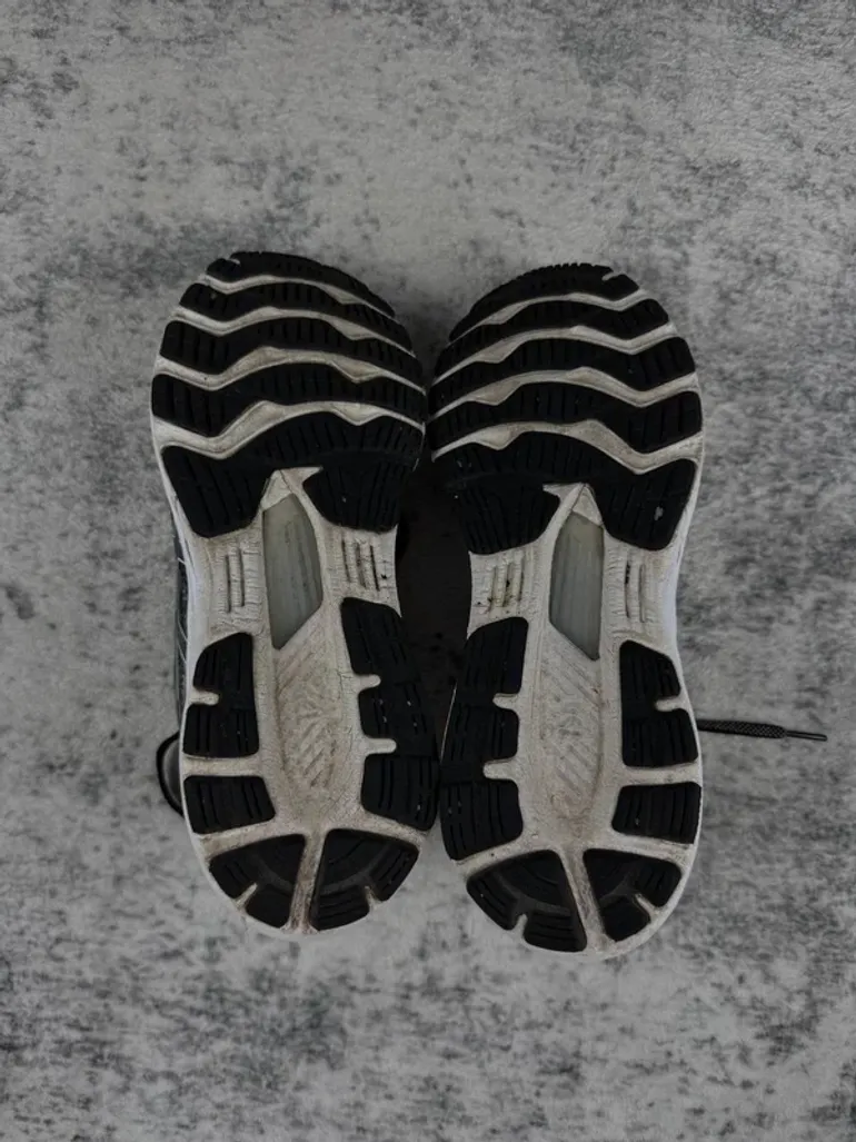 Tweedehands White Gel-Kayano 28 bike — afbeelding 7 van 9