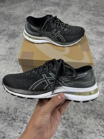 Tweedehands White Gel-Kayano 28 bike — afbeelding 1 van 9