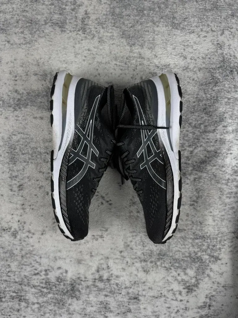 Tweedehands White Gel-Kayano 28 bike — afbeelding 4 van 9