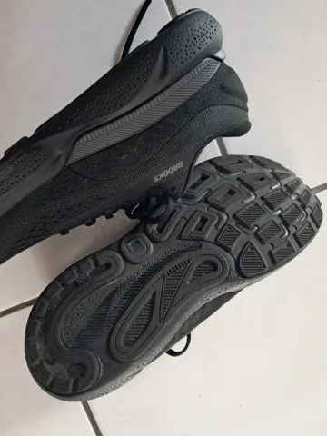 Used Brooks Adrenaline 24 GTS bike — image 3 of 4