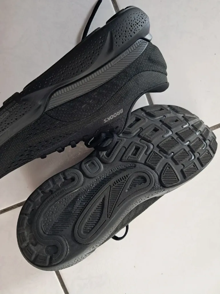 Used Brooks Adrenaline 24 GTS bike — image 3 of 4