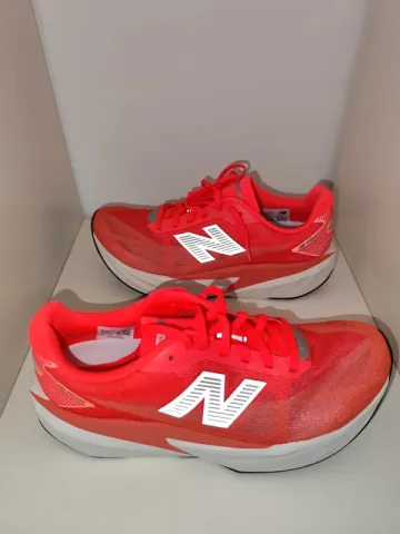 Gebrauchtes New Balance FuelCell Rebel v5 bike — Bild 3 von 7