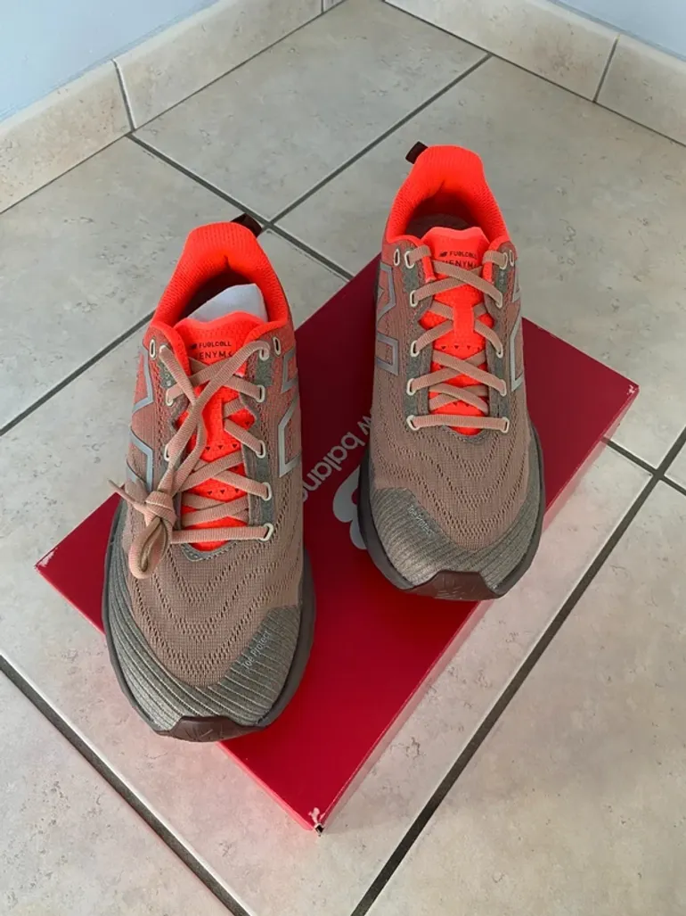 Used New Balance FuelCell Venym bike — image 7 of 7
