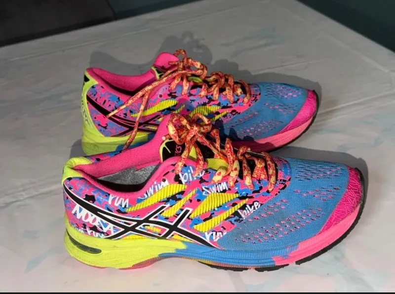 Używany Asics Gel Noosa Tri 10 Running Shoes