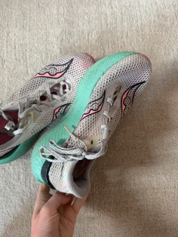 Used Saucony Endorphin Pro 3 bike — image 2 of 8