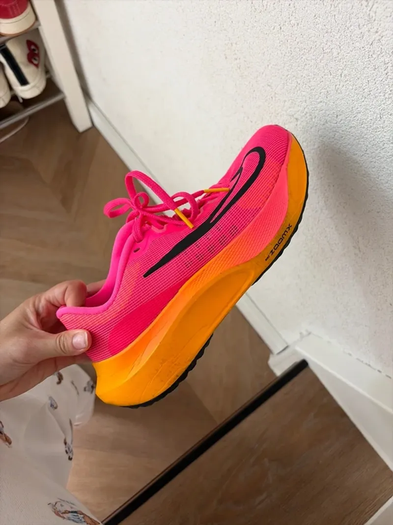Used Nike Zoom Fly Running Shoes