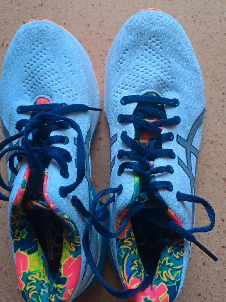Used Asics Running Shoes size 39 bike — image 7 of 7