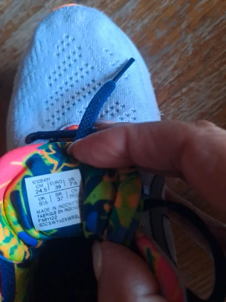 Used Asics Running Shoes size 39 bike — image 4 of 7