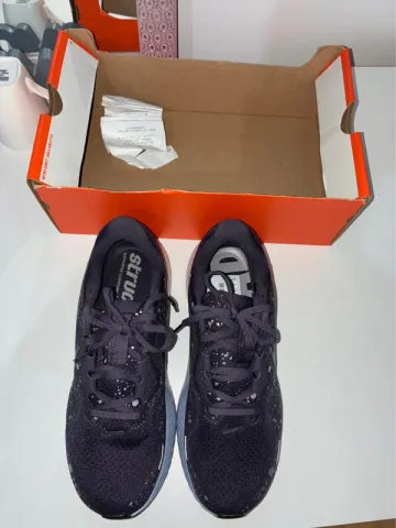 Nike Structure 26 SE bike usato — immagine 2 di 7