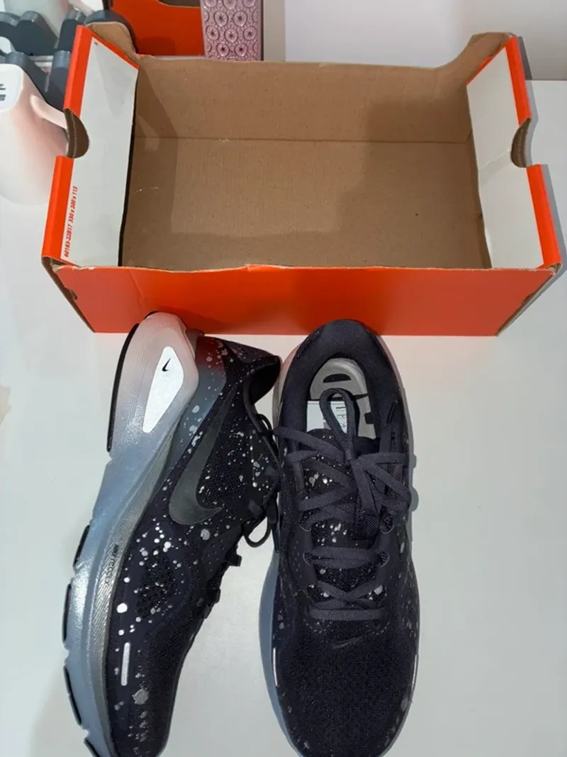 Używany Nike Structure 26 SE Running Shoes