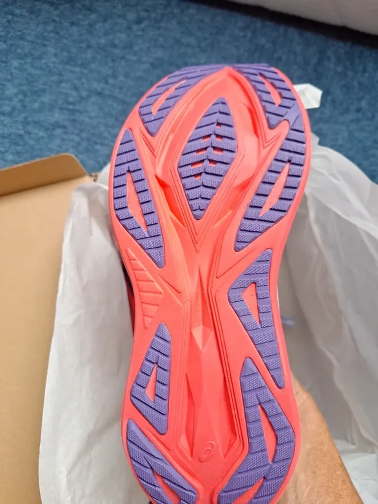 Used Asics Superblast 2 bike — image 2 of 3