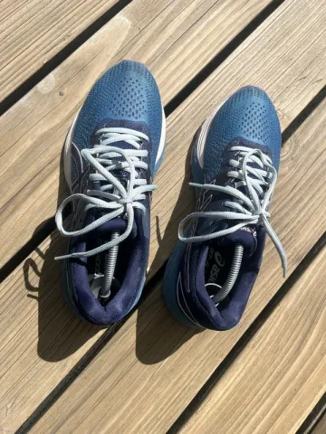Asics GT-4000 2 bike d'occasion — image 1 sur 6