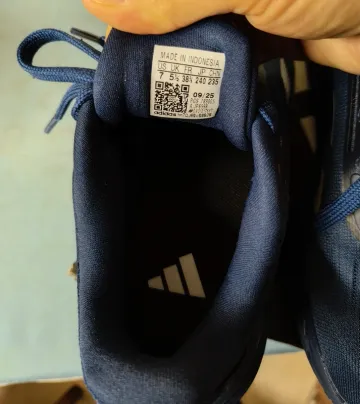 Used Adidas Running Shoes bike — image 4 of 5