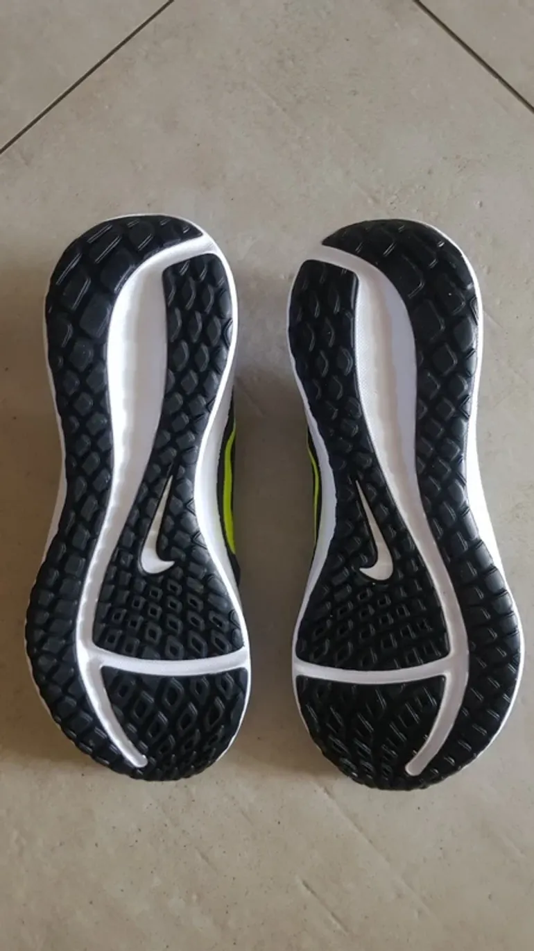 Used Nike Sport Shoes bike — image 4 of 5