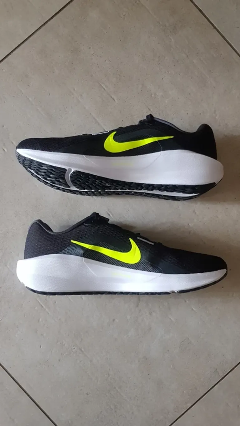 Used Nike Sport Shoes bike — image 2 of 5
