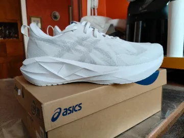 Used Asics Novablast 5 bike — image 1 of 5
