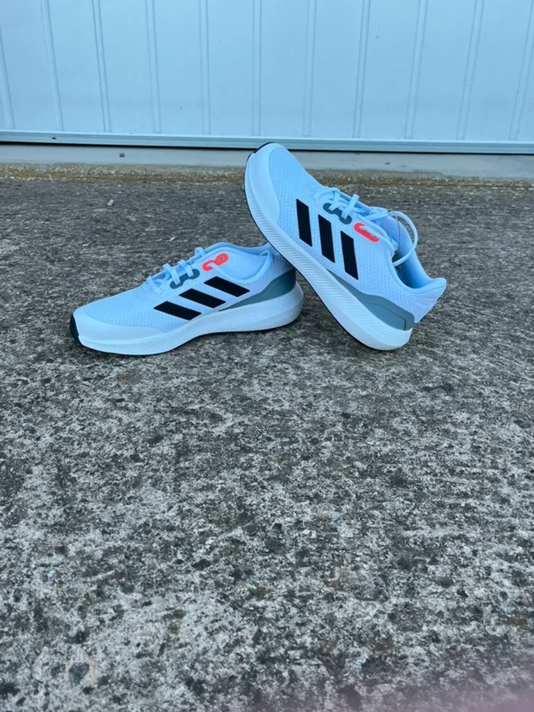 Used Adidas Running Shoes bike — image 2 of 7