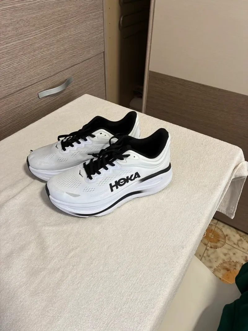 Standard Bondi 9 WIDE Running Shoes usato